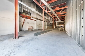 2751 S Dixie Hwy, West Palm Beach, FL for lease Interior Photo- Image 2 of 6