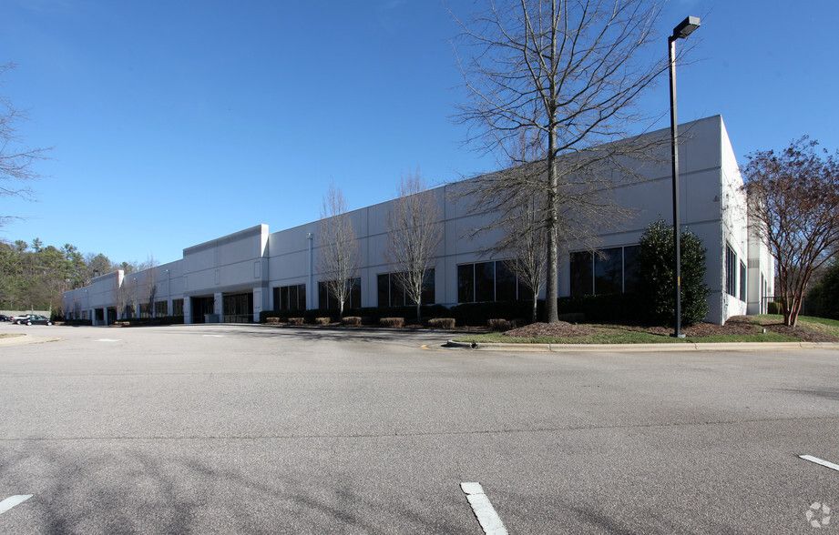 3200 Gateway Centre Blvd, Morrisville, NC for lease - Building Photo - Image 2 of 8