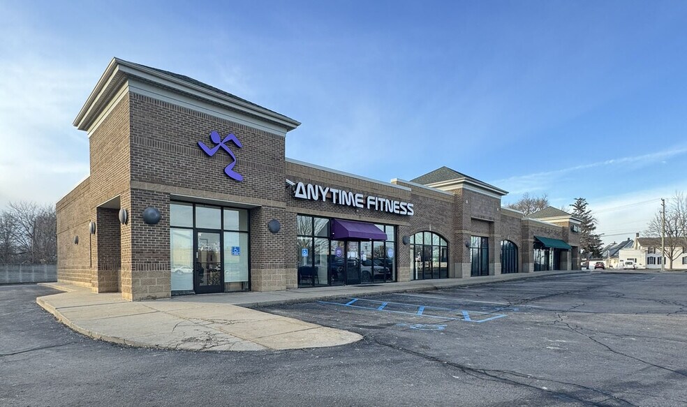 31887-31917 Utica Rd, Fraser, MI à louer - Photo du bâtiment - Image 3 de 9