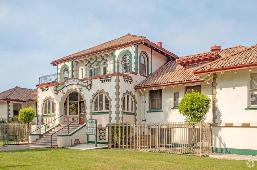 910 Monterey St, Hollister, CA à vendre - Photo du bâtiment - Image 3 de 17