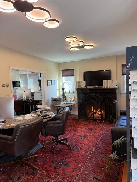 110 Defense Hwy, Annapolis, MD à vendre - Photo du bâtiment - Image 3 de 10