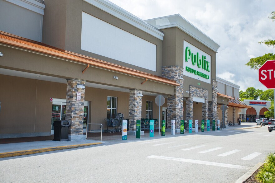 3208-3598 SE Federal Hwy, Stuart, FL à louer - Photo du bâtiment - Image 2 de 4