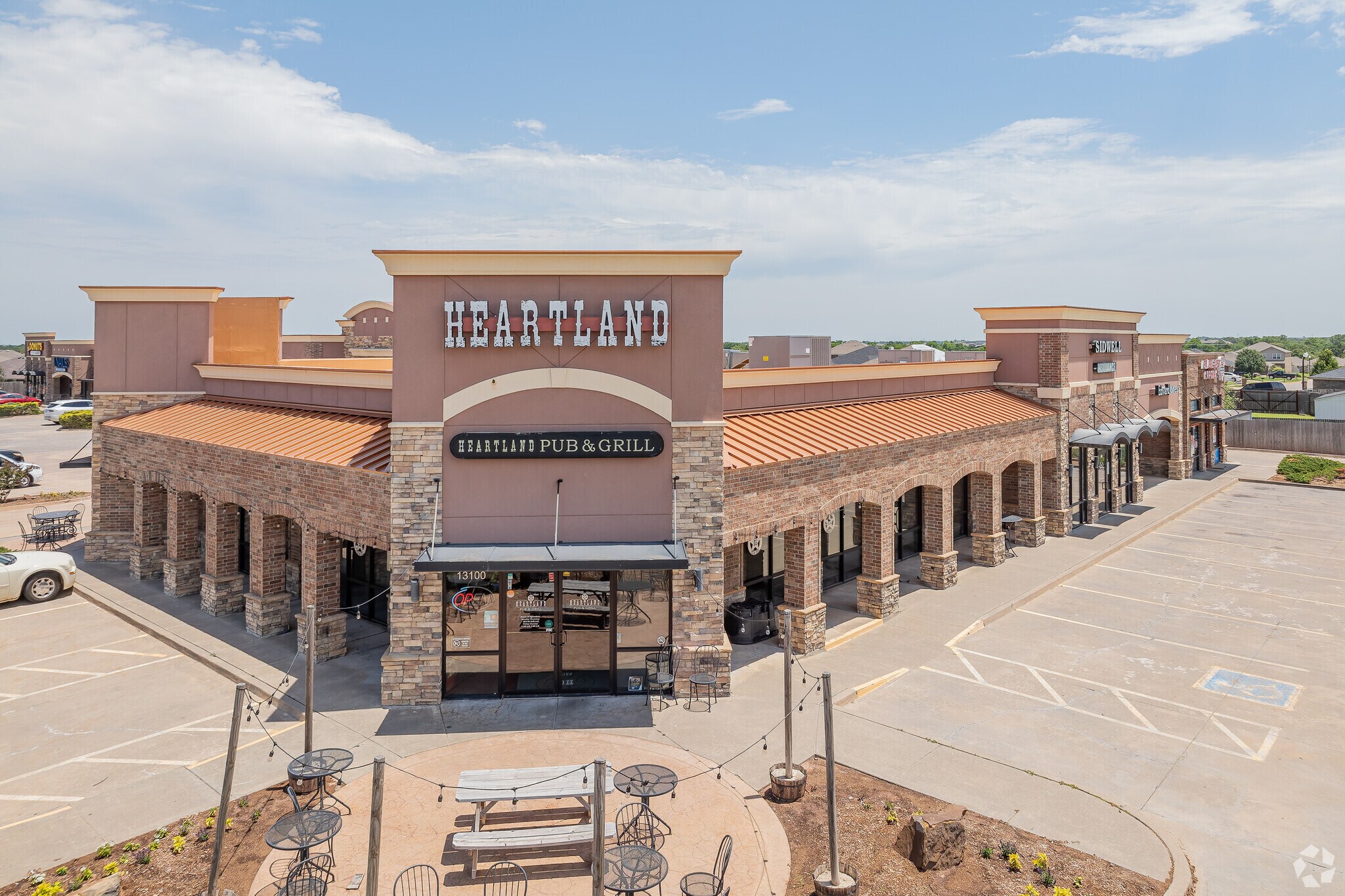 13100 Colony Pointe Dr, Yukon, OK à louer Photo principale- Image 1 de 13