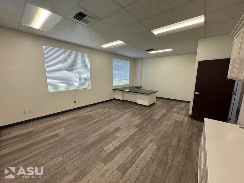 2222 Zeus Ct, Bakersfield, CA for lease - Building Photo - Image 3 of 10