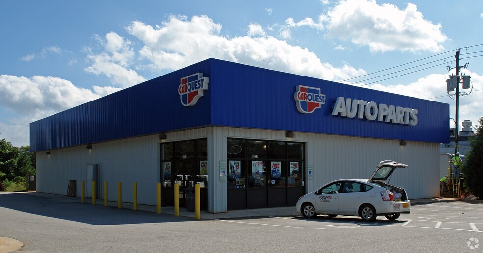 3321 S Wilmington St, Raleigh, NC for sale - Building Photo - Image 2 of 3