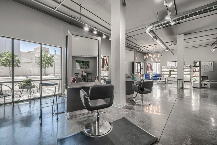 100 N Main St, Midland, TX à louer - Photo du bâtiment - Image 3 de 16