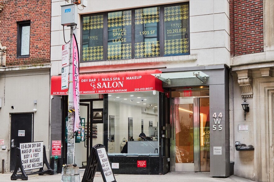 44 W 55th St, New York, NY à louer - Photo du bâtiment - Image 3 de 5