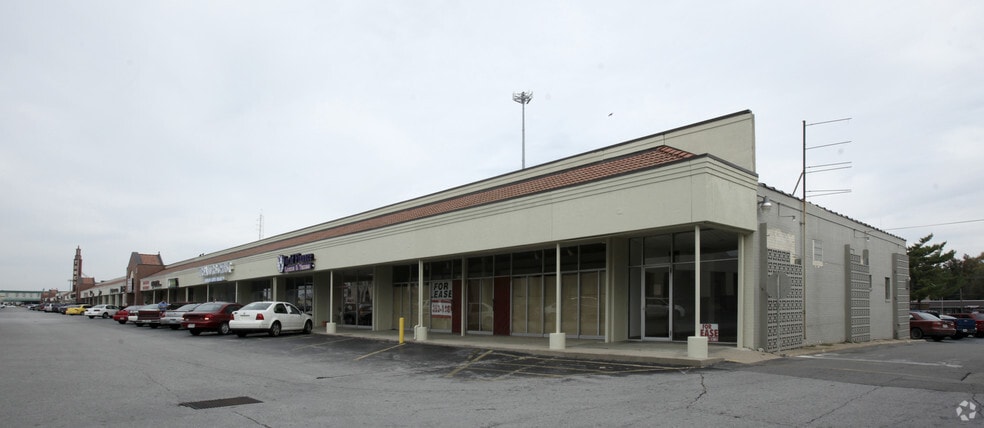 1800-1950 S Glenstone Ave, Springfield, MO for lease - Building Photo - Image 3 of 12