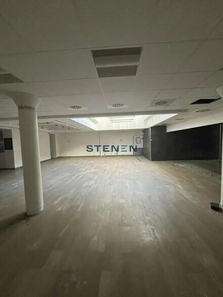 Office in Marseille for lease - Interior Photo - Image 3 of 5