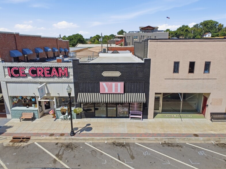 122 N Main St, Sand Springs, OK for sale - Building Photo - Image 2 of 37