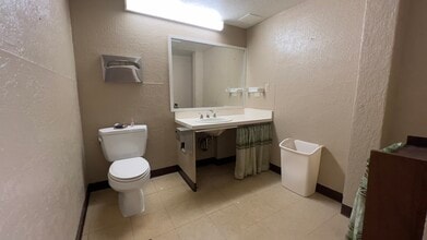 46-174 Kahuhipa St, Kāneohe, HI for lease Building Photo- Image 2 of 8