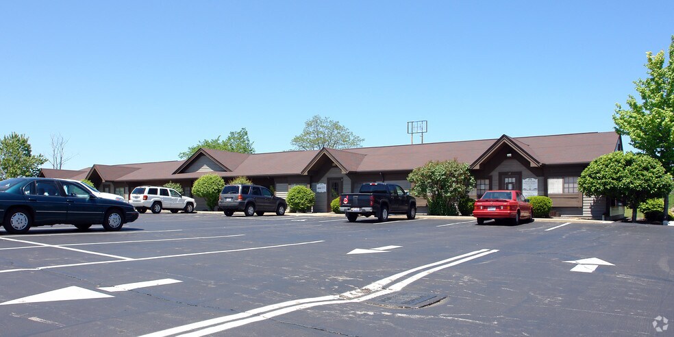 60 Westchester Dr, Youngstown, OH for sale - Primary Photo - Image 1 of 2