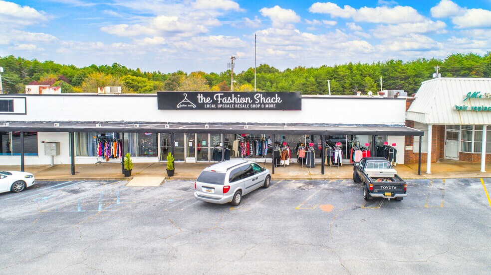 2021-2025 E Main St, Easley, SC à louer - Photo du bâtiment - Image 2 de 6