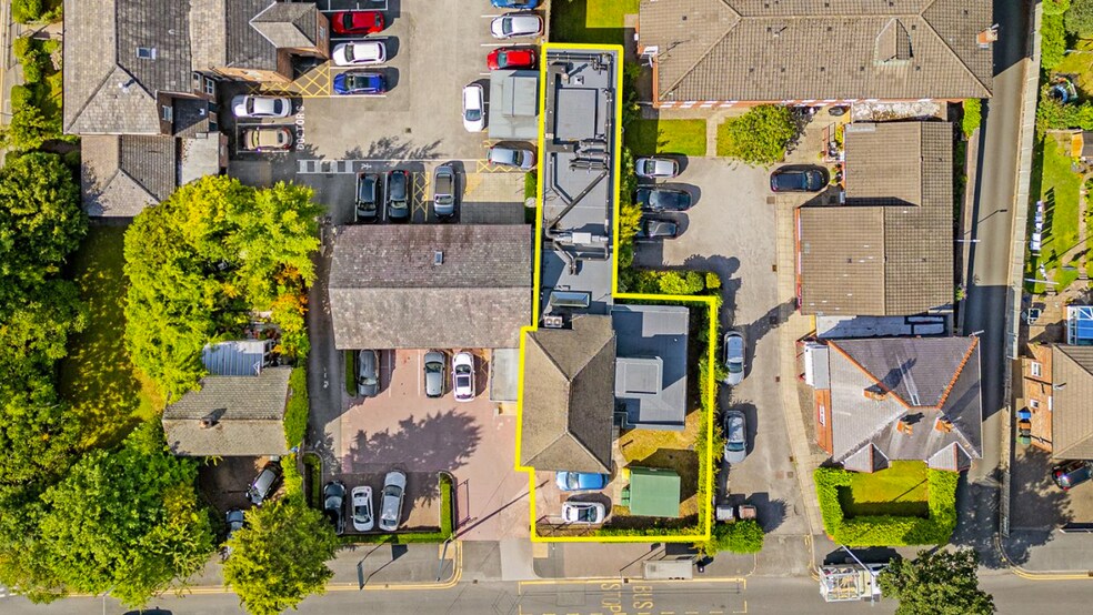 144A Dialstone Ln, Stockport à vendre - Photo du bâtiment - Image 2 de 21