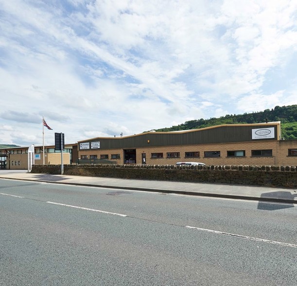 Burnley Rd, Mytholmroyd for lease - Primary Photo - Image 1 of 10