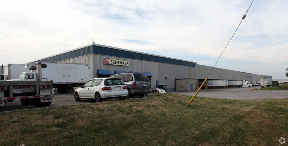 6757 Northwest Dr, Mississauga, ON for lease - Building Photo - Image 3 of 8