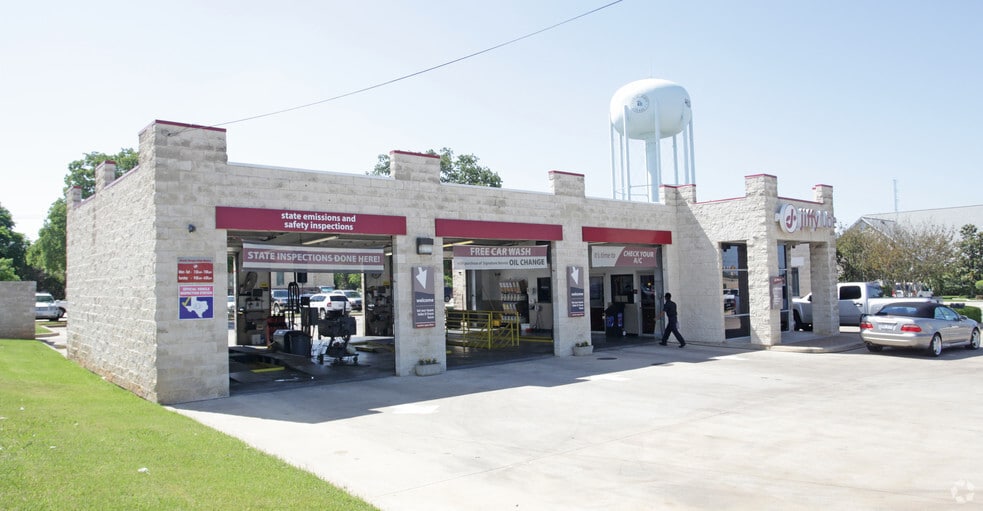 1841 Precinct Lane Rd, Hurst, TX à vendre - Photo principale - Image 2 de 2