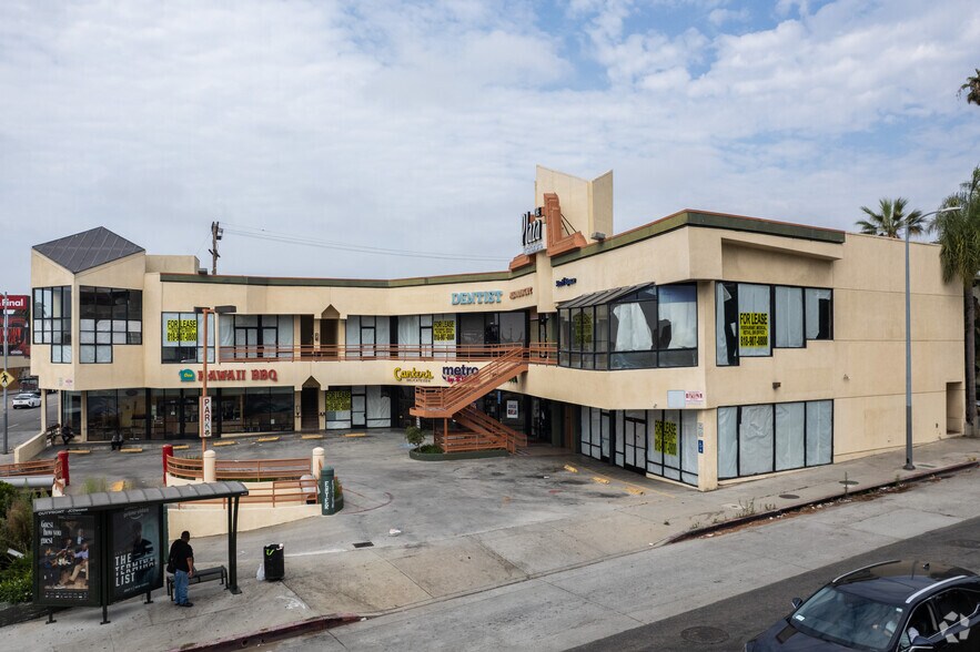12101-12117 Santa Monica Blvd, Los Angeles, CA à louer - Photo du bâtiment - Image 2 de 4