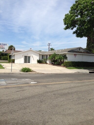 630 S Euclid St, Anaheim, CA à vendre - Photo du bâtiment - Image 2 de 31