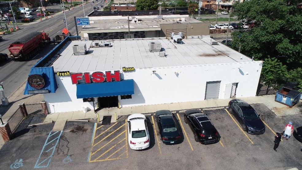 11820 Woodward Ave, Highland Park, MI for sale - Building Photo - Image 2 of 4