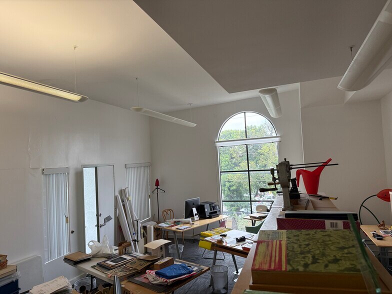 1539 Sawtelle Blvd, Los Angeles, CA à louer - Photo intérieure - Image 3 de 25