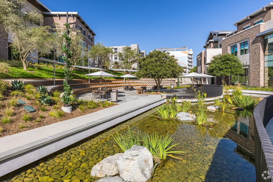 12780 El Camino Real, San Diego, CA à louer - Photo du bâtiment - Image 2 de 5