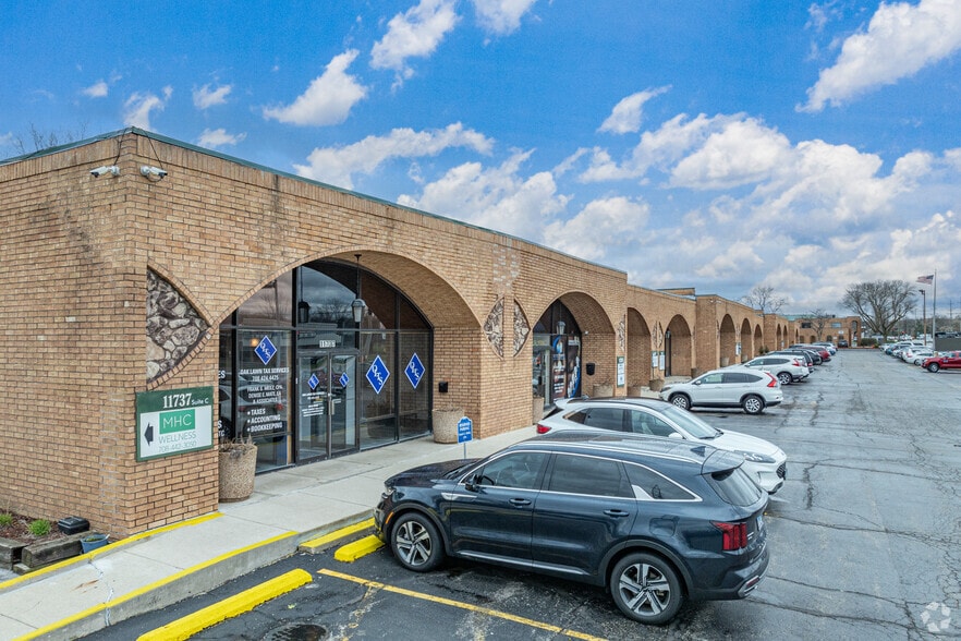 11721-11761 Southwest Hwy, Palos Heights, IL for lease - Building Photo - Image 3 of 9