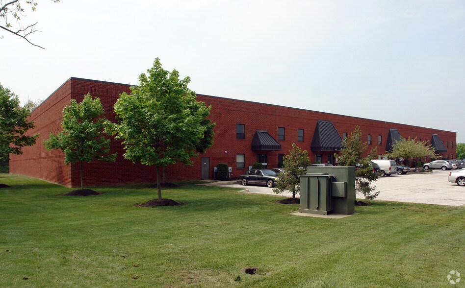 310 Hansen Access Rd, King Of Prussia, PA for lease - Building Photo - Image 2 of 5