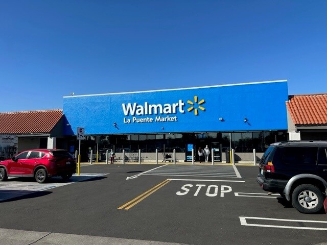 1411-1445 N Hacienda Blvd, La Puente, CA à louer - Photo du bâtiment - Image 3 de 4