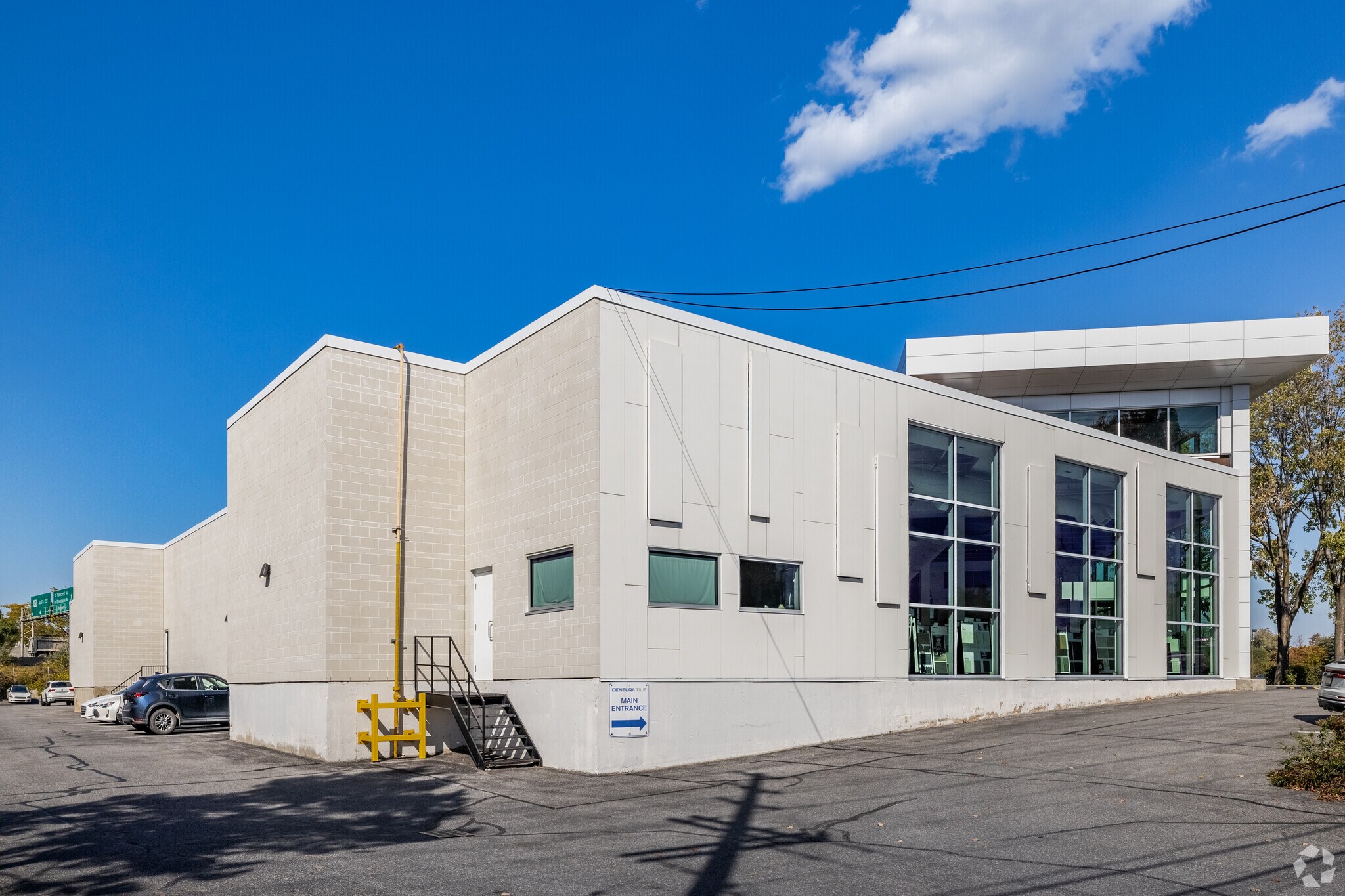 1070 Morrison Dr, Ottawa, ON à vendre Photo du bâtiment- Image 1 de 1