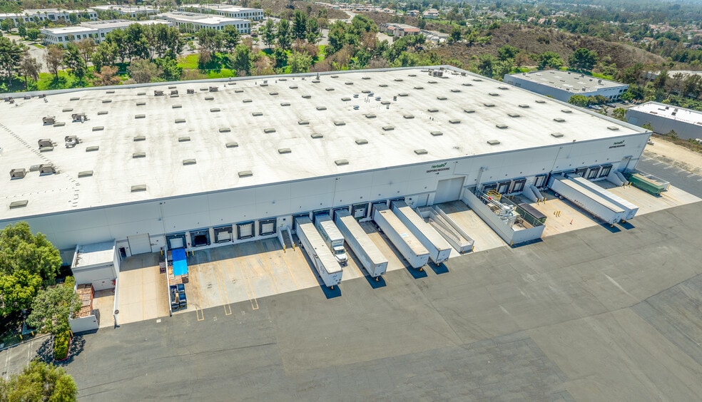 25392 Commercentre Dr, Lake Forest, CA for lease - Building Photo - Image 3 of 4