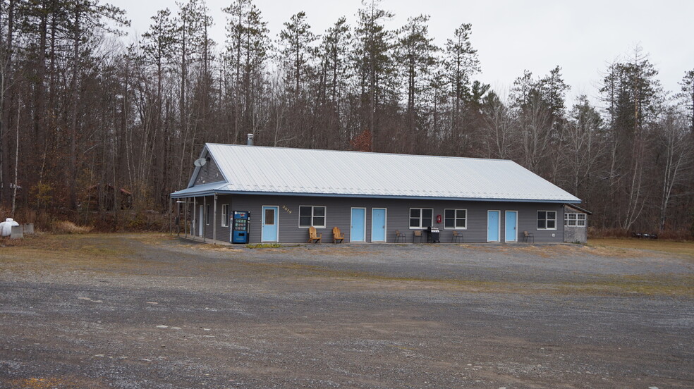 5014 County Route 17, Redfield, NY à vendre - Photo du bâtiment - Image 2 de 32