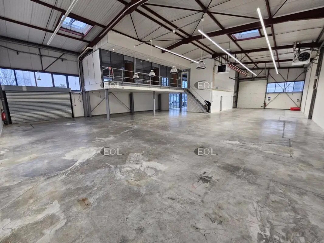 Flex in Vitry-sur-Seine for lease Building Photo- Image 1 of 13
