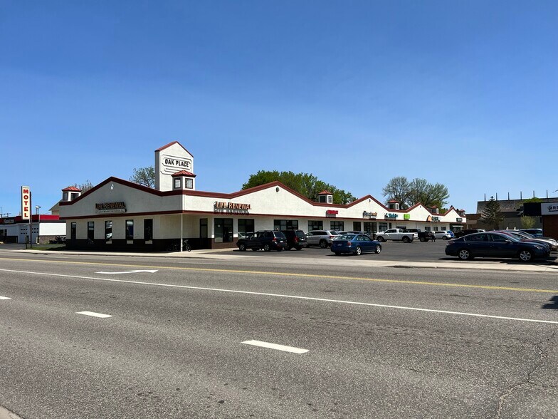 600 Oak St, Brainerd, MN à louer - Photo du bâtiment - Image 2 de 6