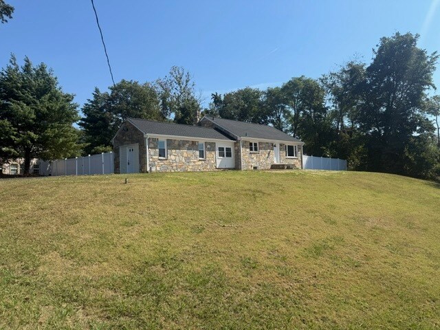 1319 Courthouse Rd, Stafford, VA à louer - Photo du bâtiment - Image 2 de 18