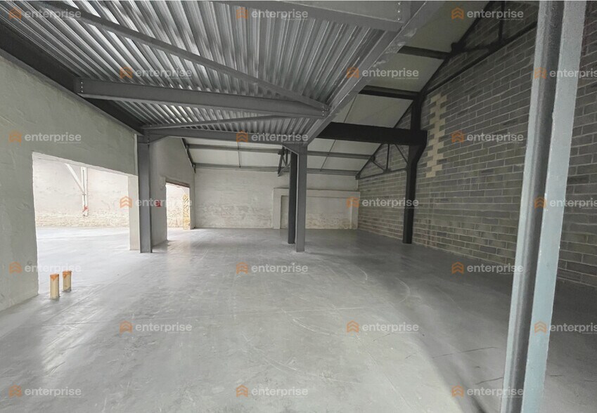 Retail in VILLENEUVE-D'ASCQ for sale - Interior Photo - Image 3 of 5