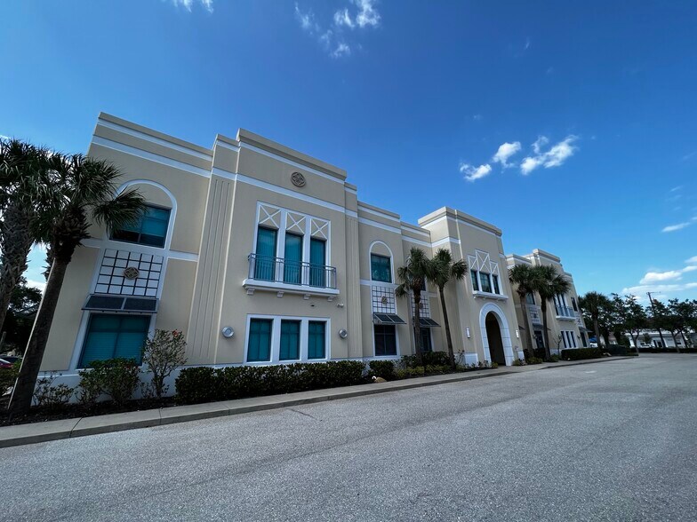2970 University Pky, Sarasota, FL à louer - Photo du bâtiment - Image 3 de 8