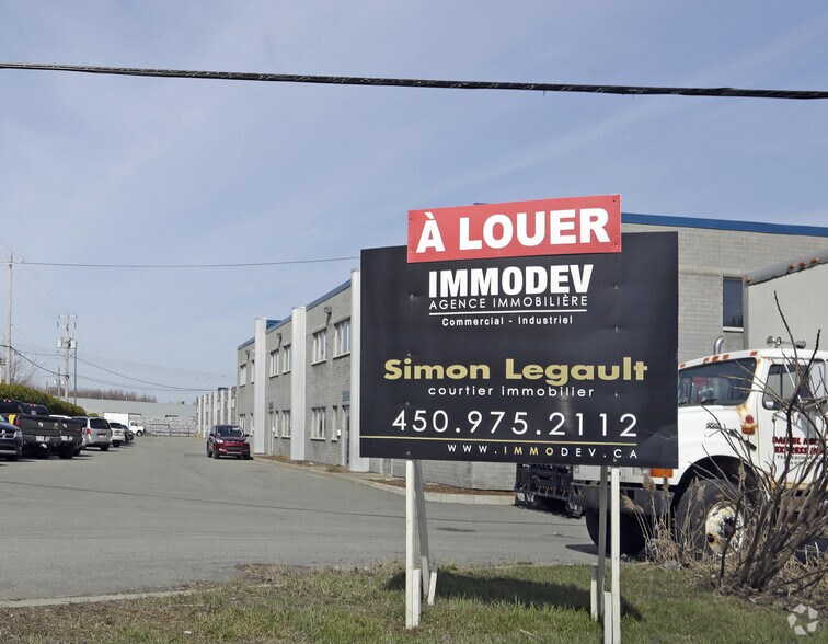 3100 Rue Joseph-Monier, Terrebonne, QC à louer - Photo du bâtiment - Image 2 de 5