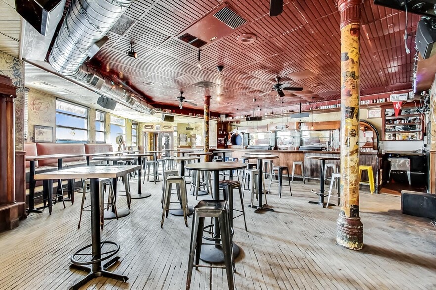 1970 N Lincoln Ave, Chicago, IL for lease - Interior Photo - Image 3 of 24