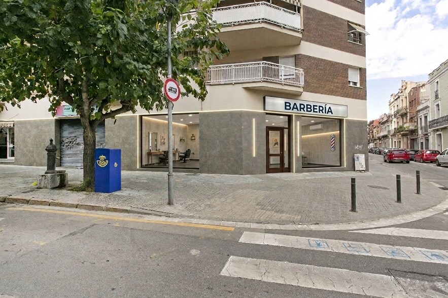 Immeuble residentiel dans Sant Vicenç dels Horts, Barcelona à vendre - Photo du bâtiment - Image 1 de 2