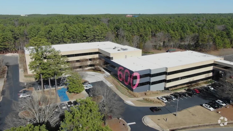 600 Park Offices Dr, Durham, NC à louer - Vidéo aérienne - Image 2 de 57
