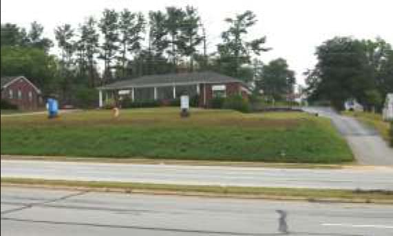 515 W Wade Hampton Blvd, Greer, SC for lease - Building Photo - Image 2 of 8