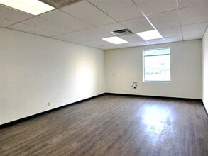1955 University Ave W, Saint Paul, MN for lease Interior Photo- Image 1 of 2