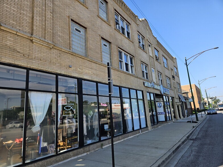 3557 S Archer Ave, Chicago, IL à louer - Photo du bâtiment - Image 2 de 14