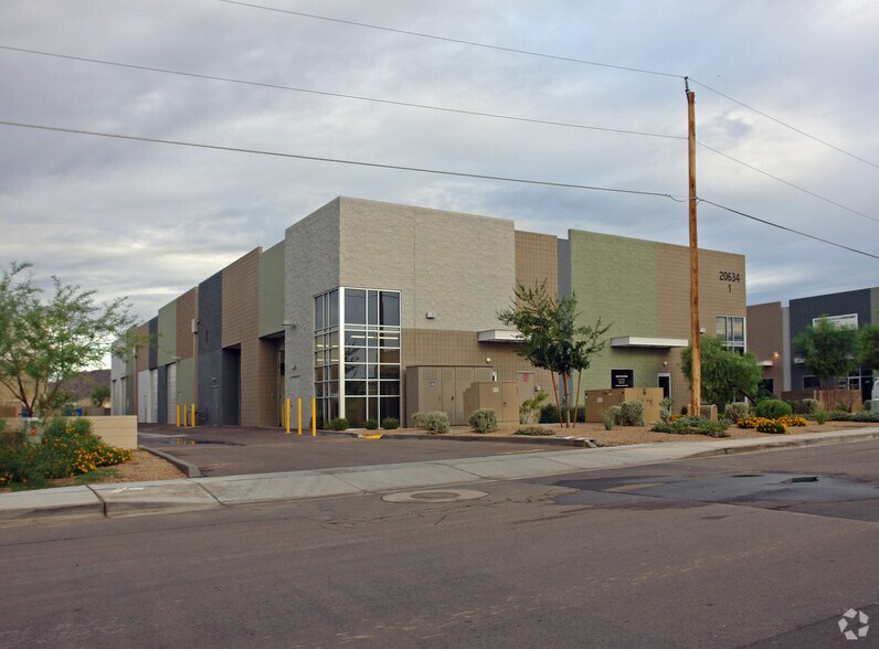 20634 N 28th St, Phoenix, AZ à vendre - Photo du bâtiment - Image 2 de 3