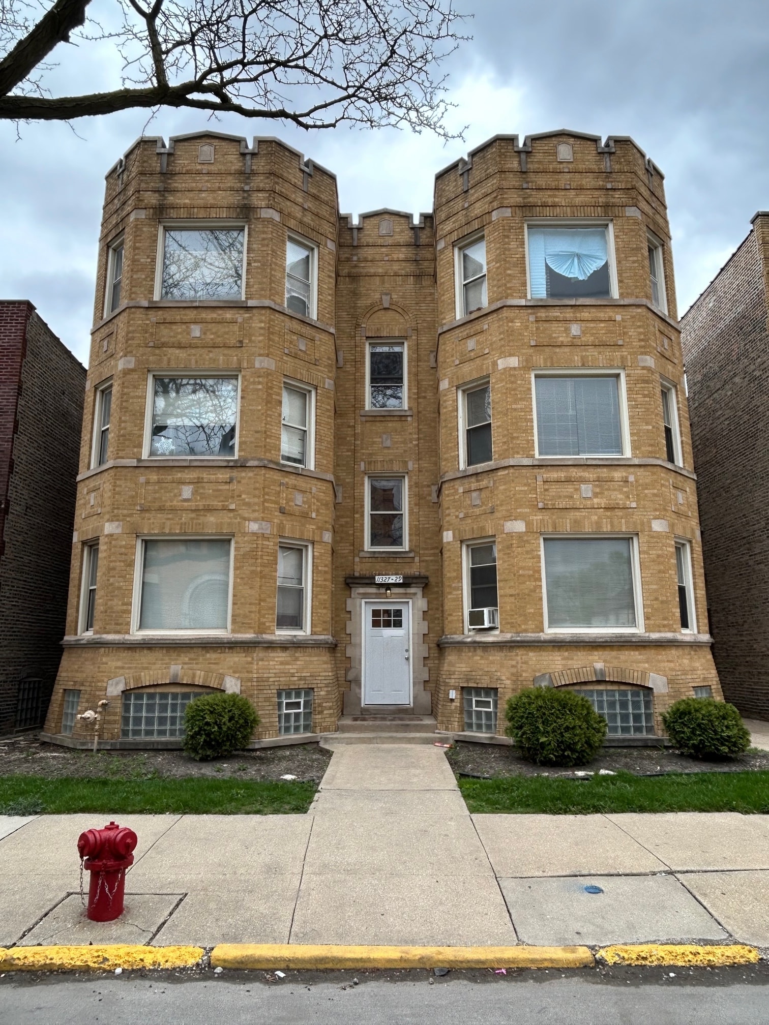 11327 S King Dr, Chicago, IL for sale Primary Photo- Image 1 of 8