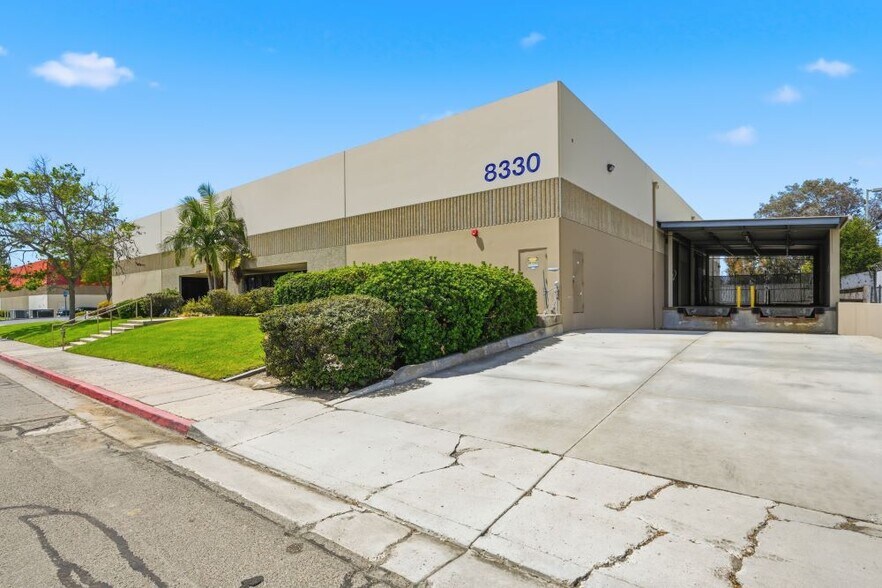 8330 Miralani Dr, San Diego, CA à louer - Photo du bâtiment - Image 3 de 6