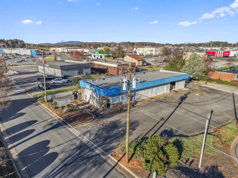 111 Angela Dr, King, NC for sale - Building Photo - Image 3 of 25