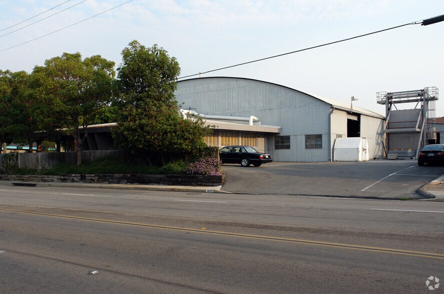 1601 El Segundo Blvd, El Segundo, CA à vendre - Photo du bâtiment - Image 2 de 9
