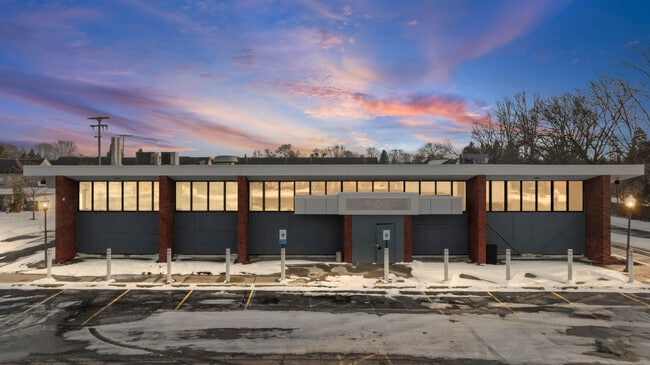 More details for 3900 E 14 Mile Rd, Warren, MI - Retail for Sale